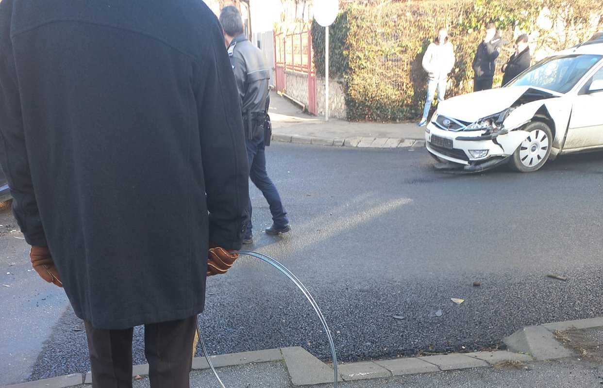 FOTO: Un șofer rupt de beat a provocat un accident în Sibiu - Avea o alcoolemie de 1,23 la mie foto: un șofer rupt de beat a provocat un accident în sibiu - avea o alcoolemie de 1,23 la mie