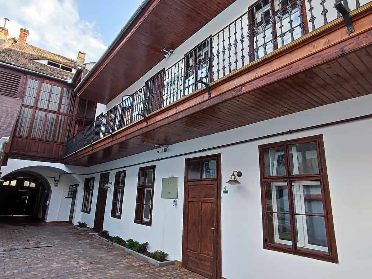 Cele mai avantajoase opțiuni de cazare în Sibiu – OLX mai ieftin decât Booking sau Airbnb – Prețuri de la 90 lei cele mai avantajoase opțiuni de cazare în sibiu – olx mai ieftin decât booking sau airbnb – prețuri de la 90 lei