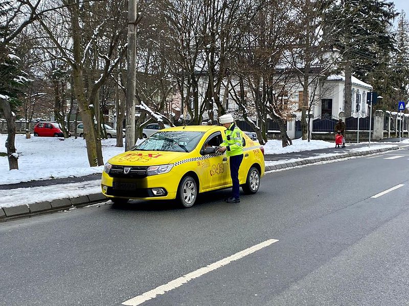 taximetriști verificați de polițiștii sibieni - doi au rămas fără permis după ce au depășit neregulamentar