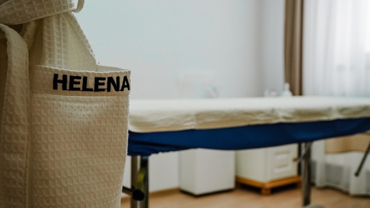 Răsfăț și tratamente de înfrumusețare la noul salon Helena Beauty & Style Concept – Reduceri de 60% pentru studenți și alte surprize VIDEO răsfăț și tratamente de înfrumusețare la noul salon helena beauty & style concept – reduceri de 60% pentru studenți și alte surprize video