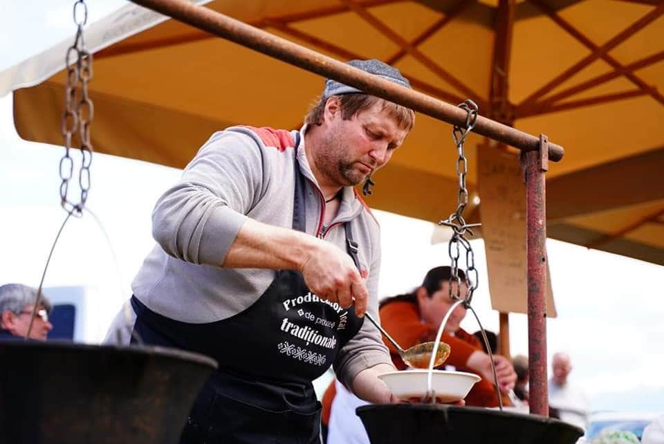 brânzeturi, legume, fructe și produse de panificație, promovate duminică la bradu