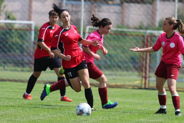 FOTO Fetele de la FC Hermannstadt, pe locul patru în Liga 2 - Obiectiv măreț pentru sezonul viitor foto fetele de la fc hermannstadt, pe locul patru în liga 2 - obiectiv măreț pentru sezonul viitor