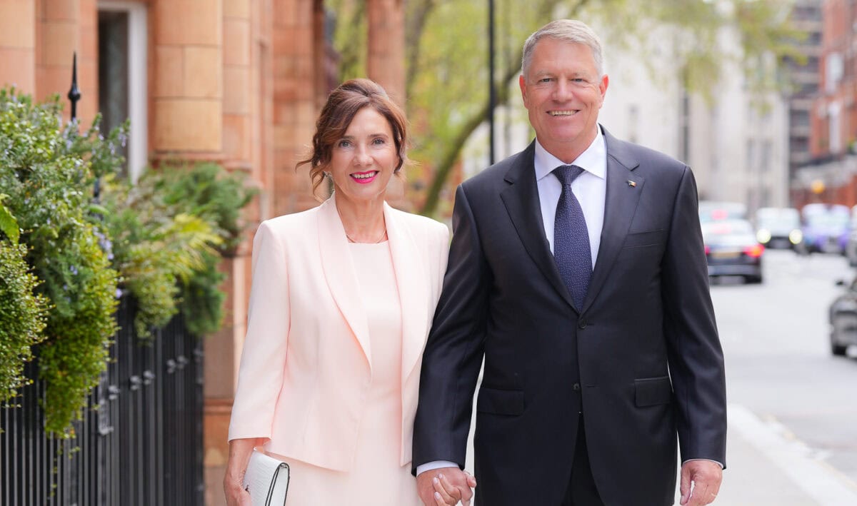 klaus și carmen iohannis, fotografie oficială la ceremonia de încoronare a regelui charles
