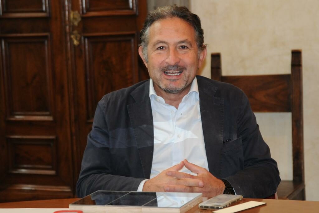 Universitatea "Lucian Blaga" din Sibiu atrage peste 4,2 milioane de euro pentru cercetare în colaborare cu experți de renume mondial - VIDEO universitatea "lucian blaga" din sibiu atrage peste 4,2 milioane de euro pentru cercetare în colaborare cu experți de renume mondial - video