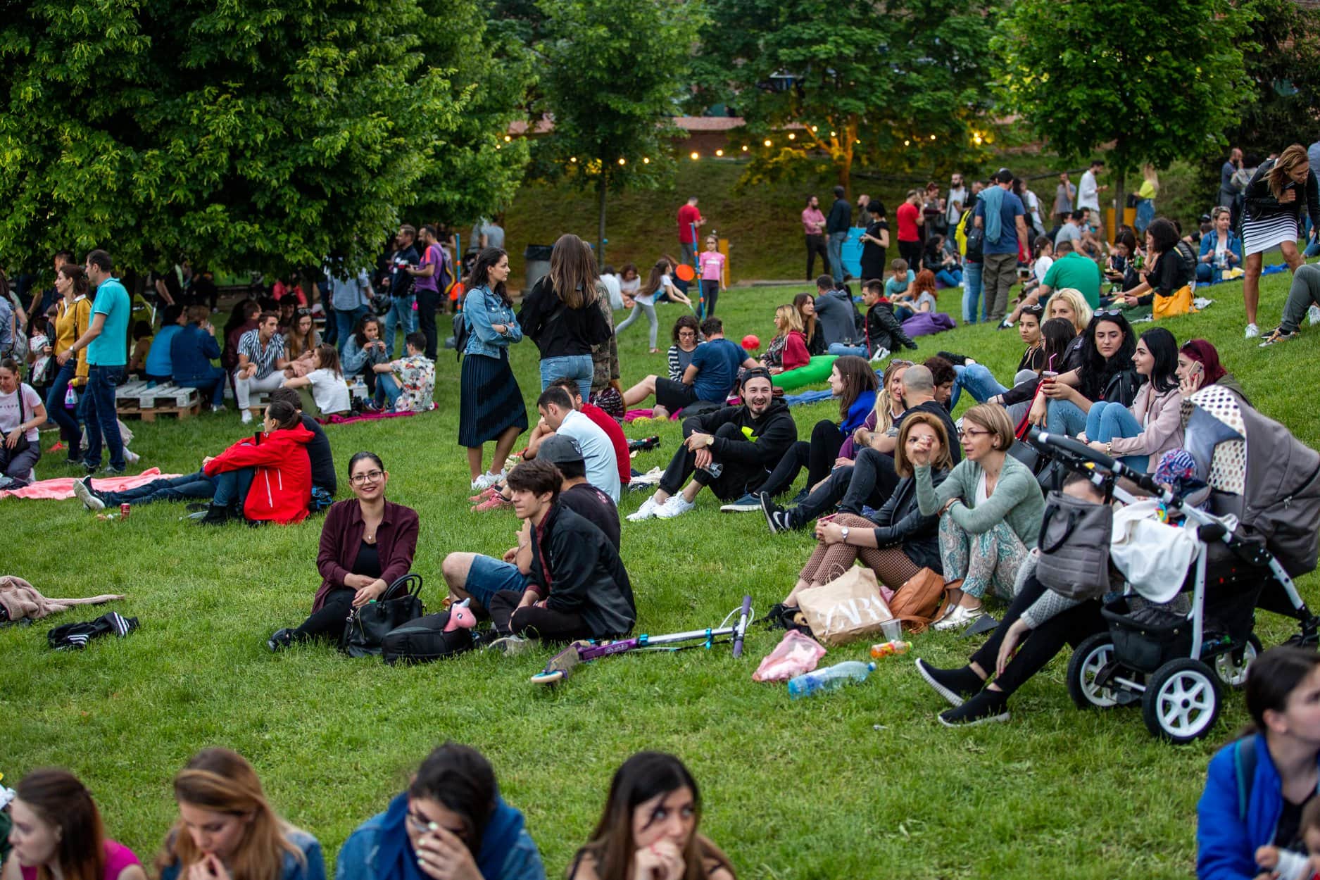 începe vino, primul street food al anului la sibiu - concert bruja, dj de top, zeci de food truck-uri și distracție cât încape în parcul tineretului