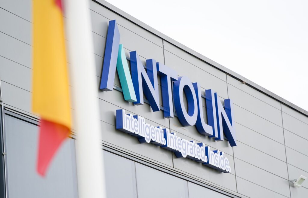 Compania Antolin, 15 ani de activitate sărbătoriți cu familiile angajaților - Locuri de joacă pentru copii și cabine VR compania antolin, 15 ani de activitate sărbătoriți cu familiile angajaților - locuri de joacă pentru copii și cabine vr