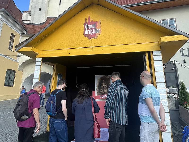 uite tabloul, nu e tabloul. furat în orașul artiștilor