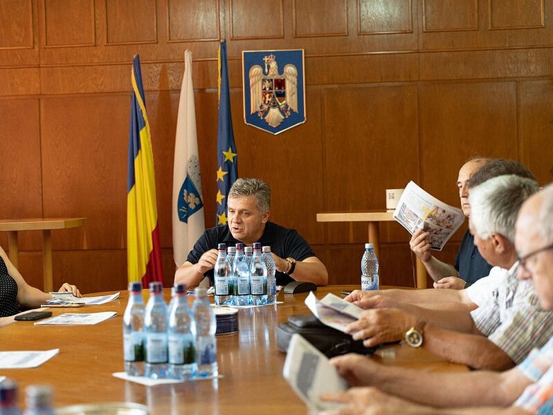 foto întâlnire de informare referitoare la centrul multifuncțional educațional mediaș