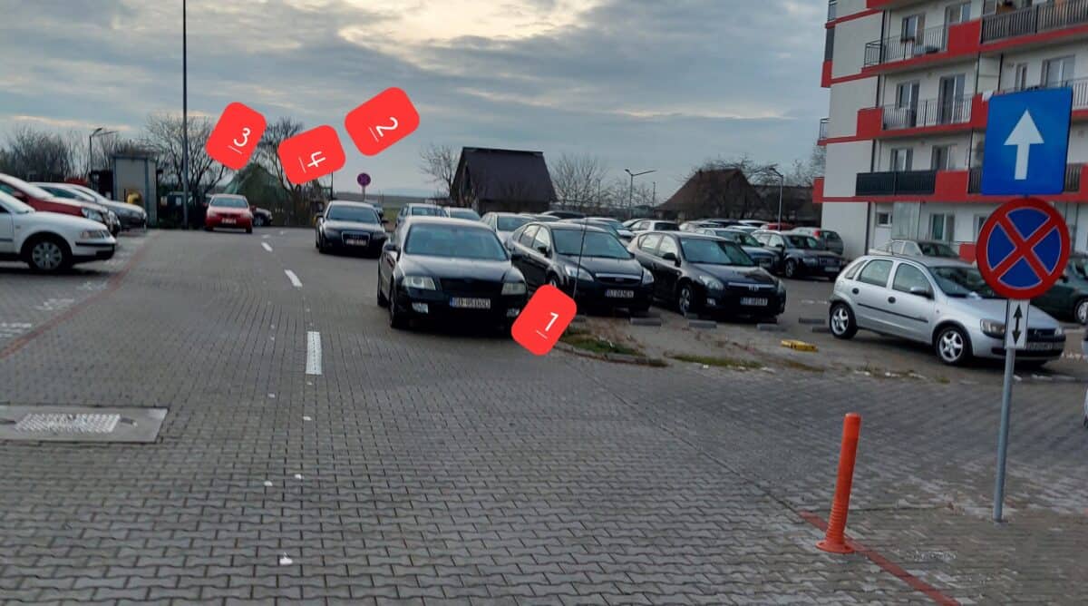 foto - mașinile parcate neregulamentar în cartierul magnolia creează haos - ”unii blochează ușile containerelor de gunoi”