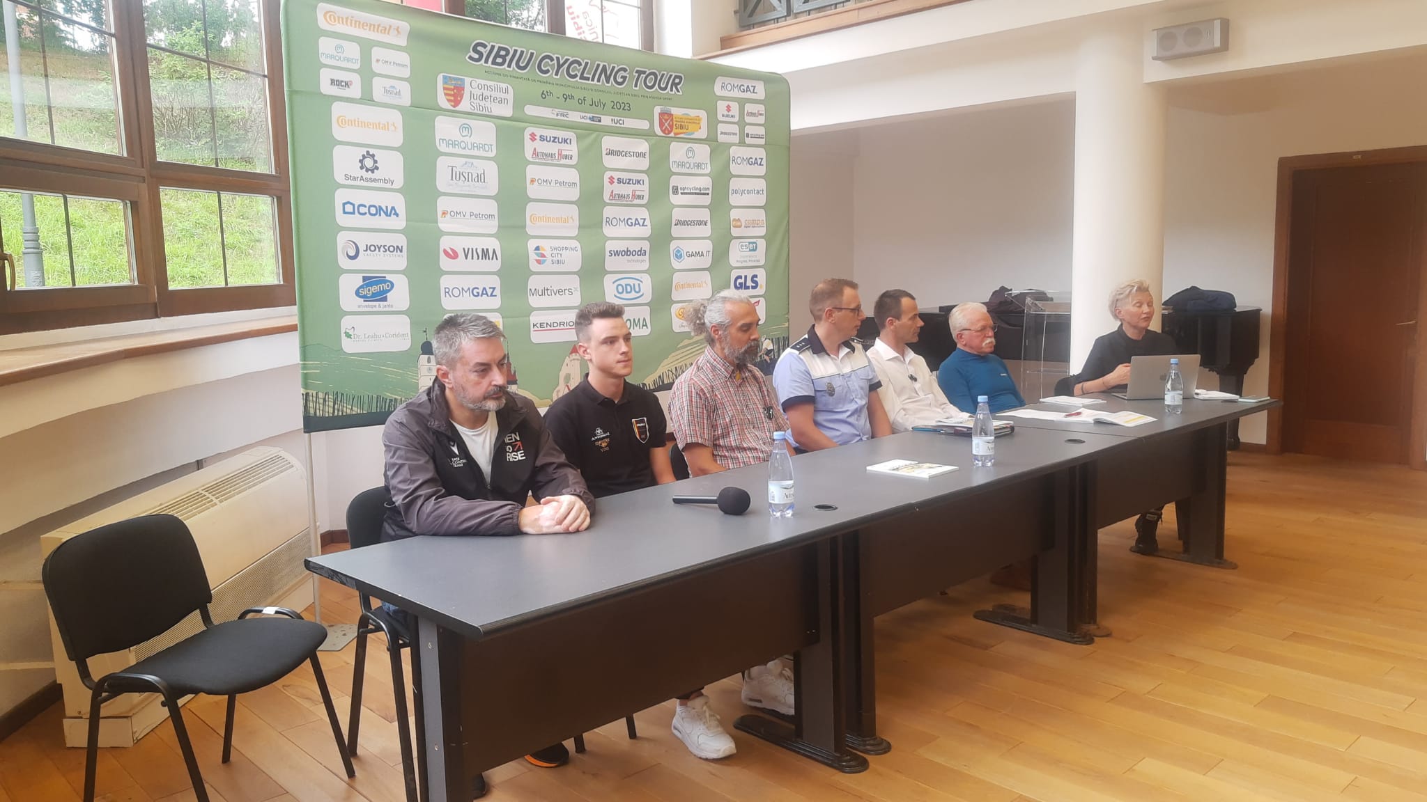 noutățile de la turul ciclist al sibiului - ceremoniile de premiere au loc în piața mare - cursă pe străzile din centru și tur cu plecare din brezoi