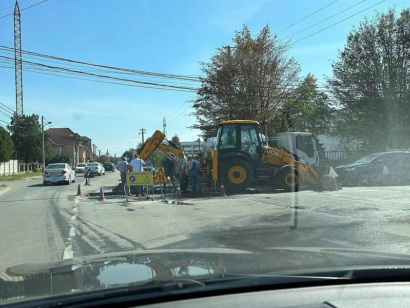 au început lucrările de cuplare a conductei pentru noua creșă. întreruperi la furnizarea apei și trafic îngreunat pe calea șurii mici