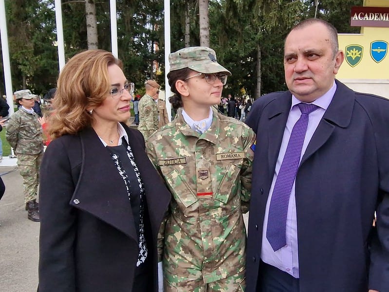 ana zotică, o tânără din sibiu, visează să apere țara: tatăl fetei: ”toți datorăm un singur lucru acestei țări”