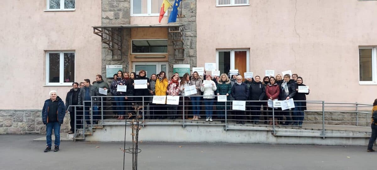 angajații din ministerul muncii intră în grevă generală