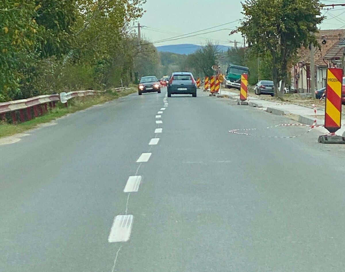 drum marcat în bătaie de joc la rășinari. constructorul își toarnă cenușă în cap: „nu ne face cinste ce este acolo”