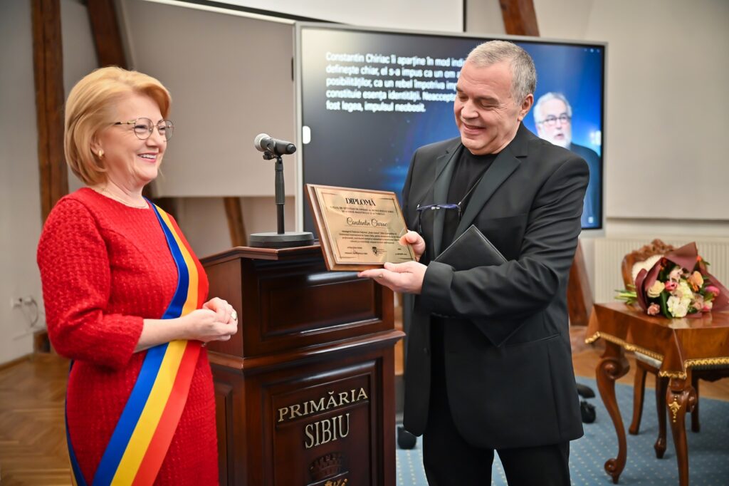 Constantin Chiriac, desemnat cetățean de onoare al Sibiului. A primit cheia orașului (Foto) constantin chiriac, desemnat cetățean de onoare al sibiului. a primit cheia orașului (foto)
