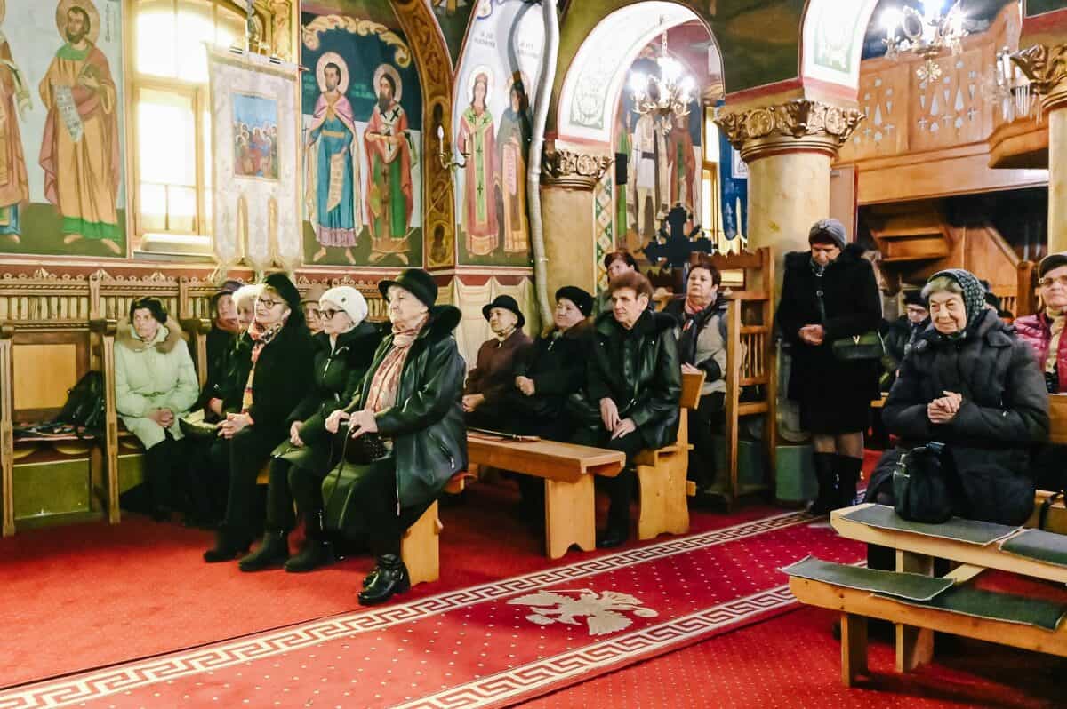 moment de cinstire dedicat credincioaselor văduve și vârstnice din cartierul turnișor