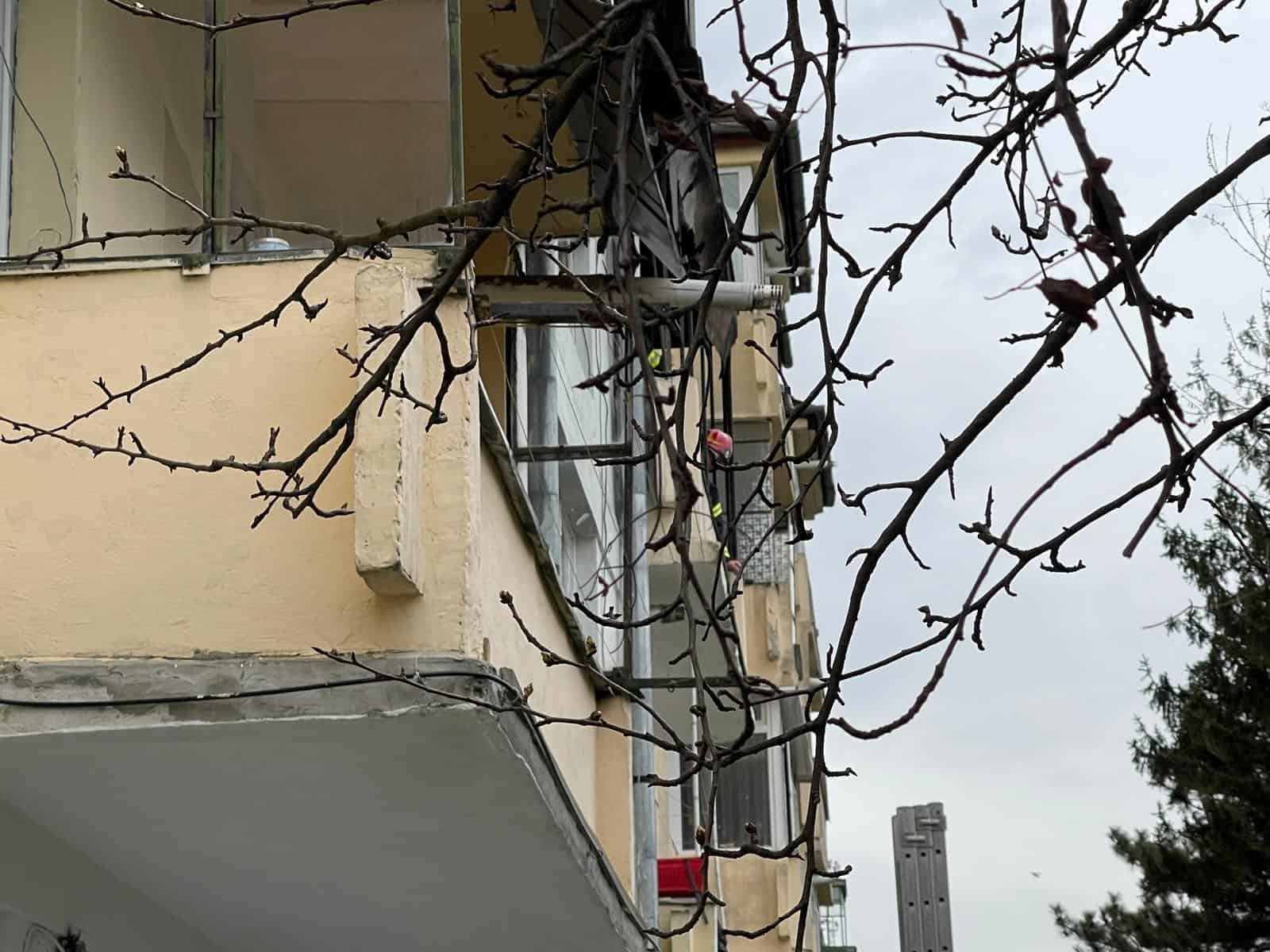 panică pe strada miraslău. imagini noi de la blocul în care a izbucnit incendiul (video, foto)