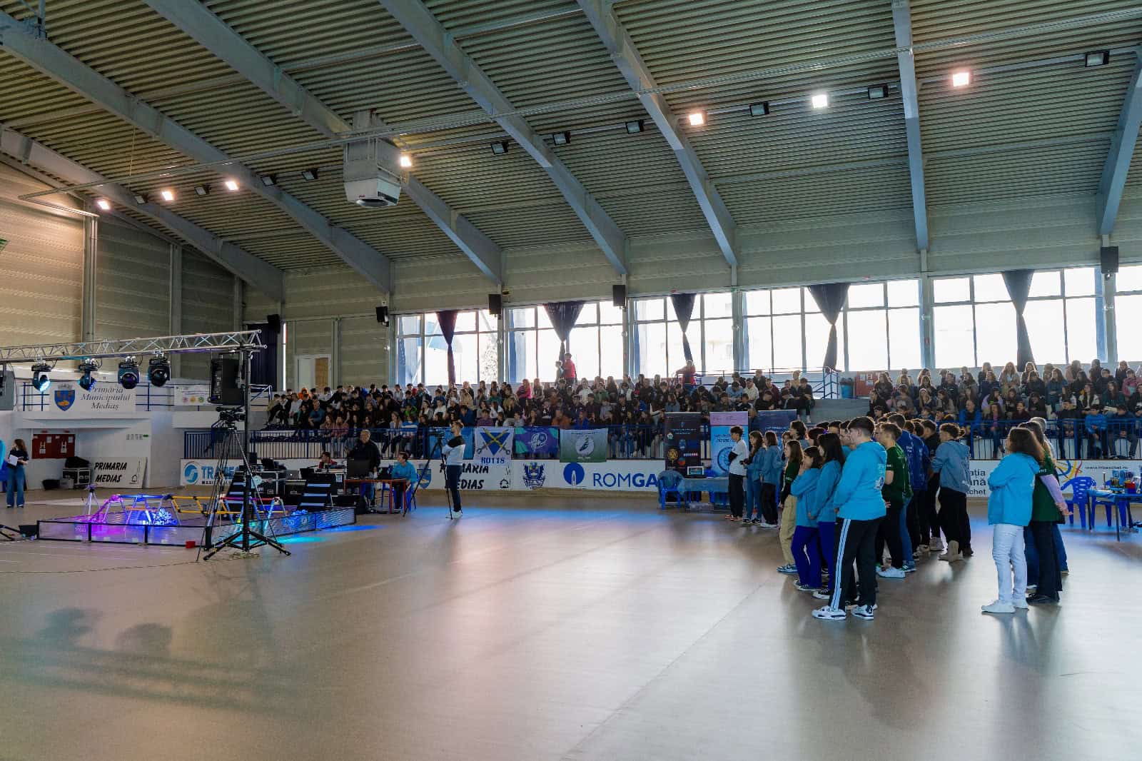 eveniment inedit la sala „octavian șerban“. mediaș robotics fest a reunit cele mai bune echipe din urbea de pe târnava mare (foto)