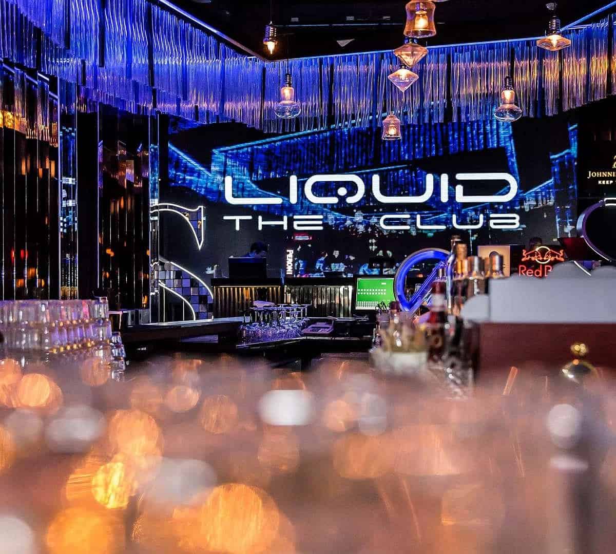 scandal la concertul lui tzanca uraganu în liquid. două grupări s-au bătut între ele. politia a intervenit în forță (video)