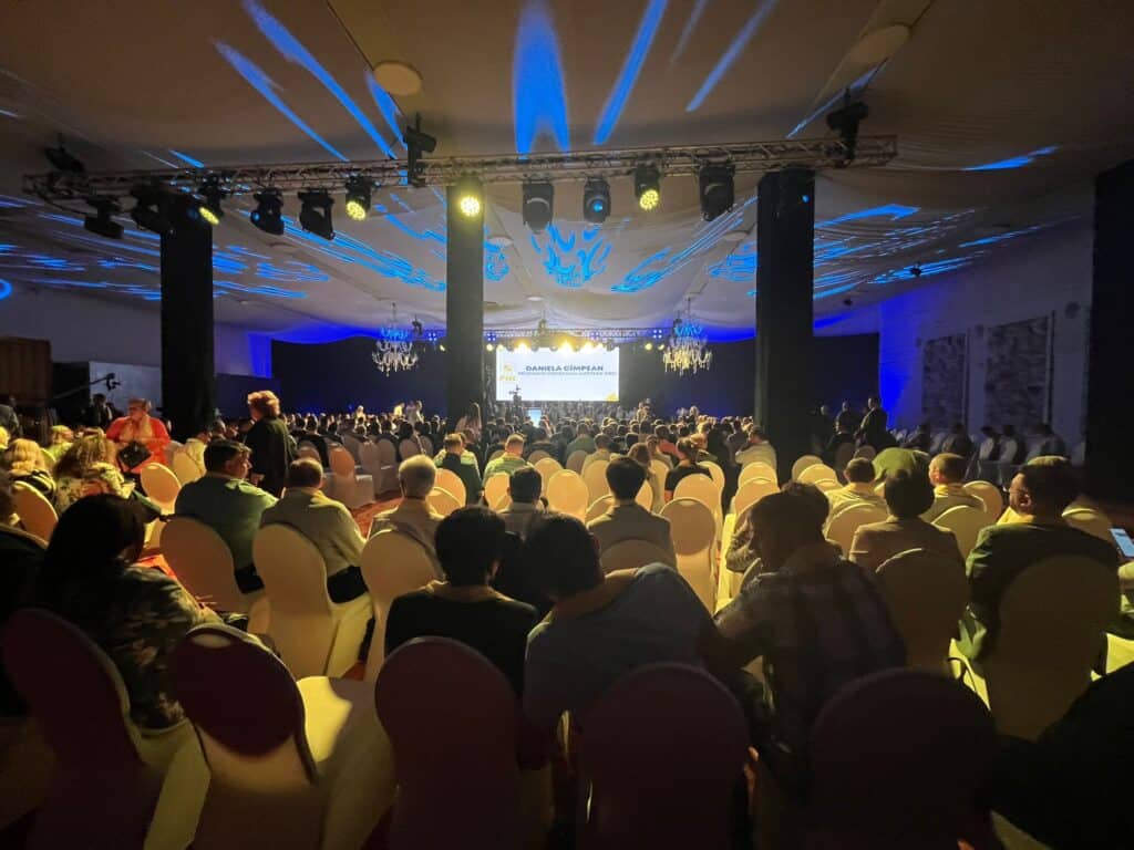 Lansare cu fast a candidaților PNL la Sibiu. A fost mai ceva ca la Hollywood. Raluca Turcan: „Dacă nu PNL, atunci cine?!” (video foto) lansare cu fast a candidaților pnl la sibiu. a fost mai ceva ca la hollywood. raluca turcan: „dacă nu pnl, atunci cine?!” (video foto)