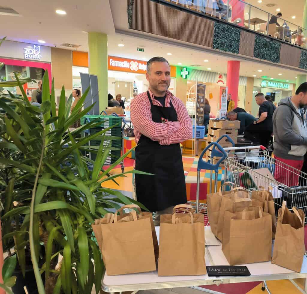 Servicii ingenioase la îndemâna sibienilor. Comanzi legume și produse locale și le primești direct de la producător într-o parcare din oraș (foto video) servicii ingenioase la îndemâna sibienilor. comanzi legume și produse locale și le primești direct de la producător într-o parcare din oraș (foto video)