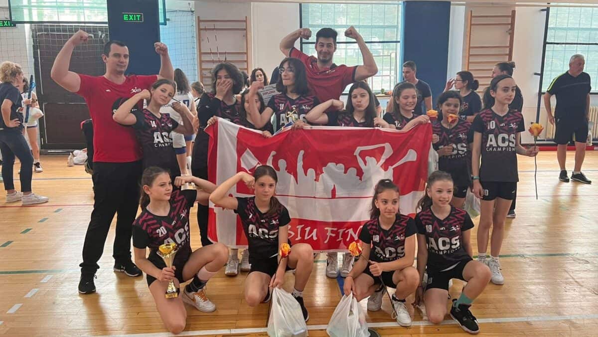 voleibalistele de la champions sibiu merg la turneul final u 13 din postura de echipă fără înfrângere