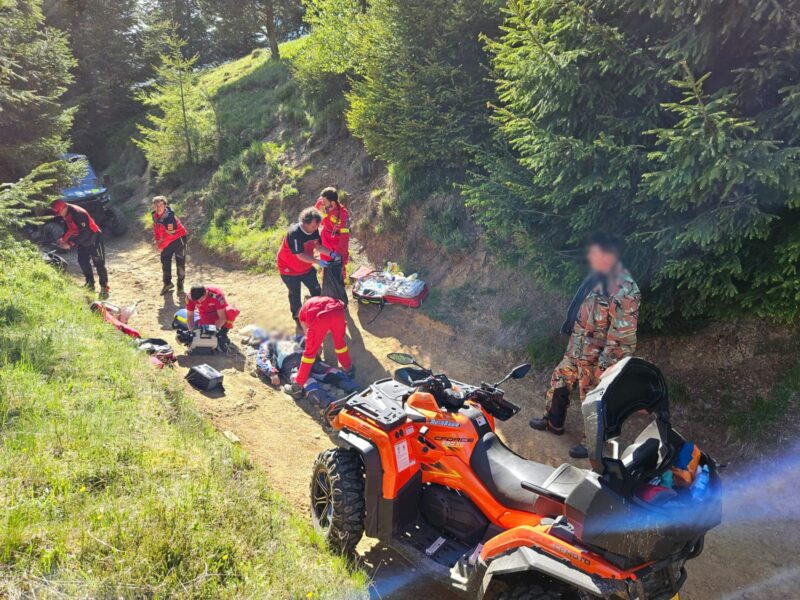 un bărbat de 58 de ani a murit după ce s-a răsturnat cu atv-ul la păltiniș