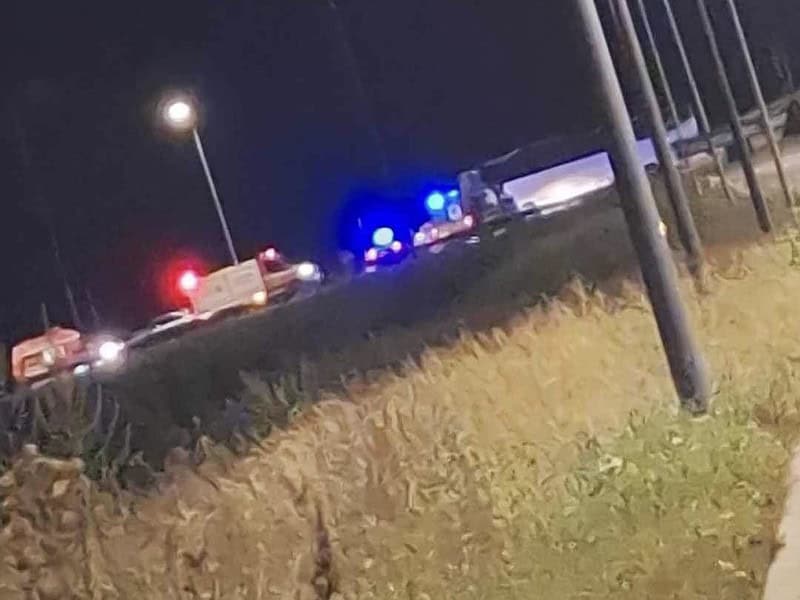 accident în zona aeroportului sibiu. un autocar implicat și un tânăr rănit (update video)