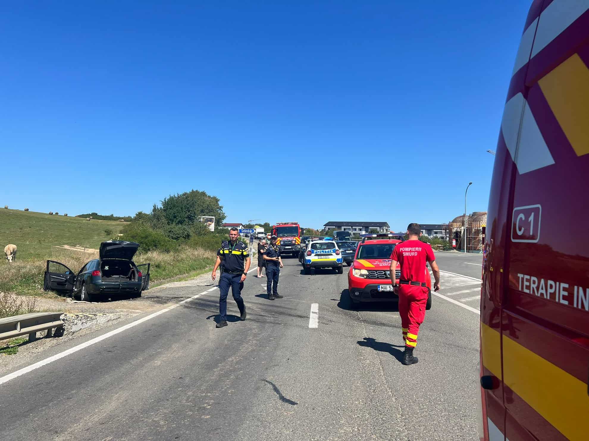 accident pe dn1 la șelimbăr. două persoane încarcerate (update)