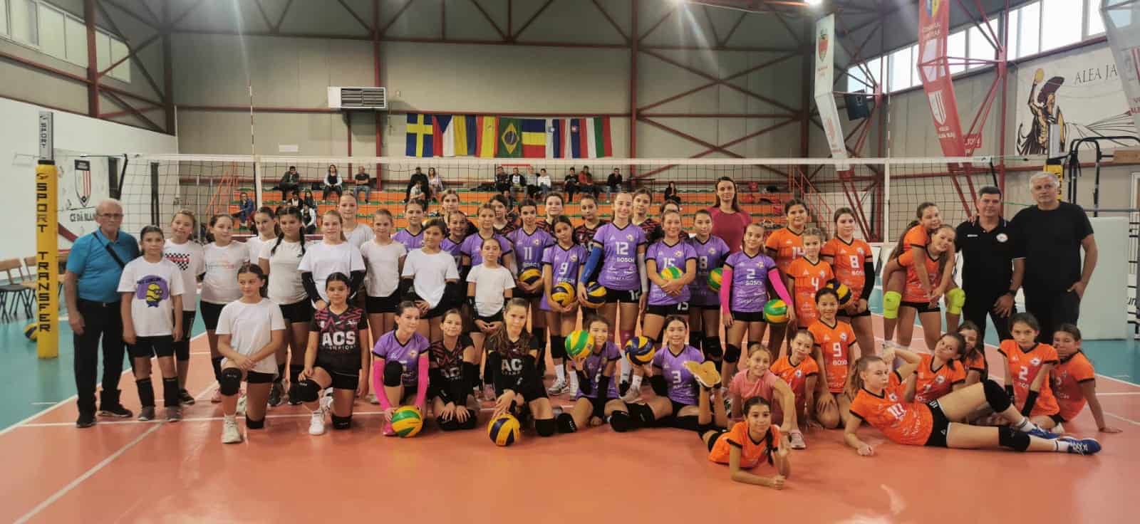 Voleibalistele de la Champions Sibiu, pe podium la Cupa Toamnei de la Blaj (foto) voleibalistele de la champions sibiu, pe podium la cupa toamnei de la blaj (foto)