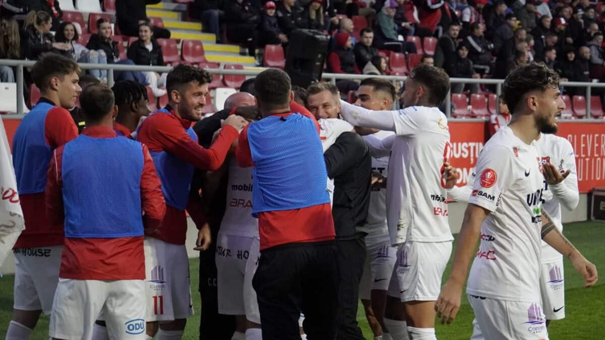 fc hermannstadt vrea să dea lovitura la craiova. ”asta nu poate ține la nesfârșit” (video)