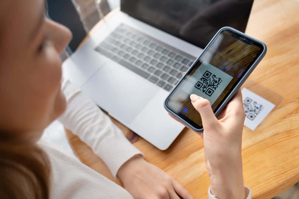 diplomele de licență și masterat vor avea coduri qr