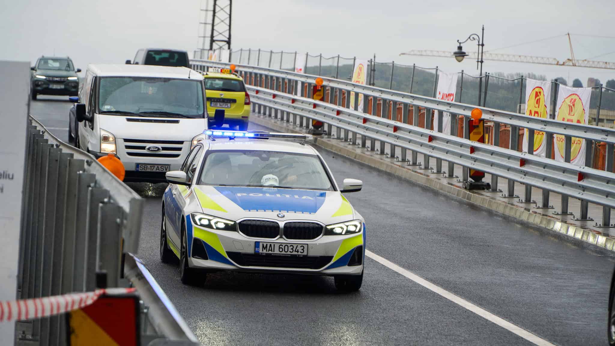 s-a redeschis traficul pe podul gării. muncitorii rămân în teren pentru alte lucrări (video, foto)