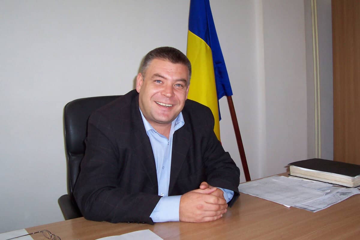 primarul unui oraș de pe valea oltului cercetat pentru abuz în serviciu și spălare de bani