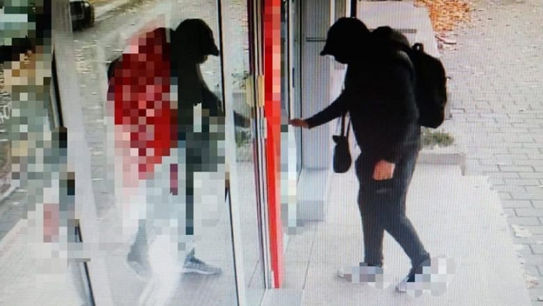 bani falși în bancomate: cum au păcălit trei bănci cu 400.000 de dolari în românia (video)