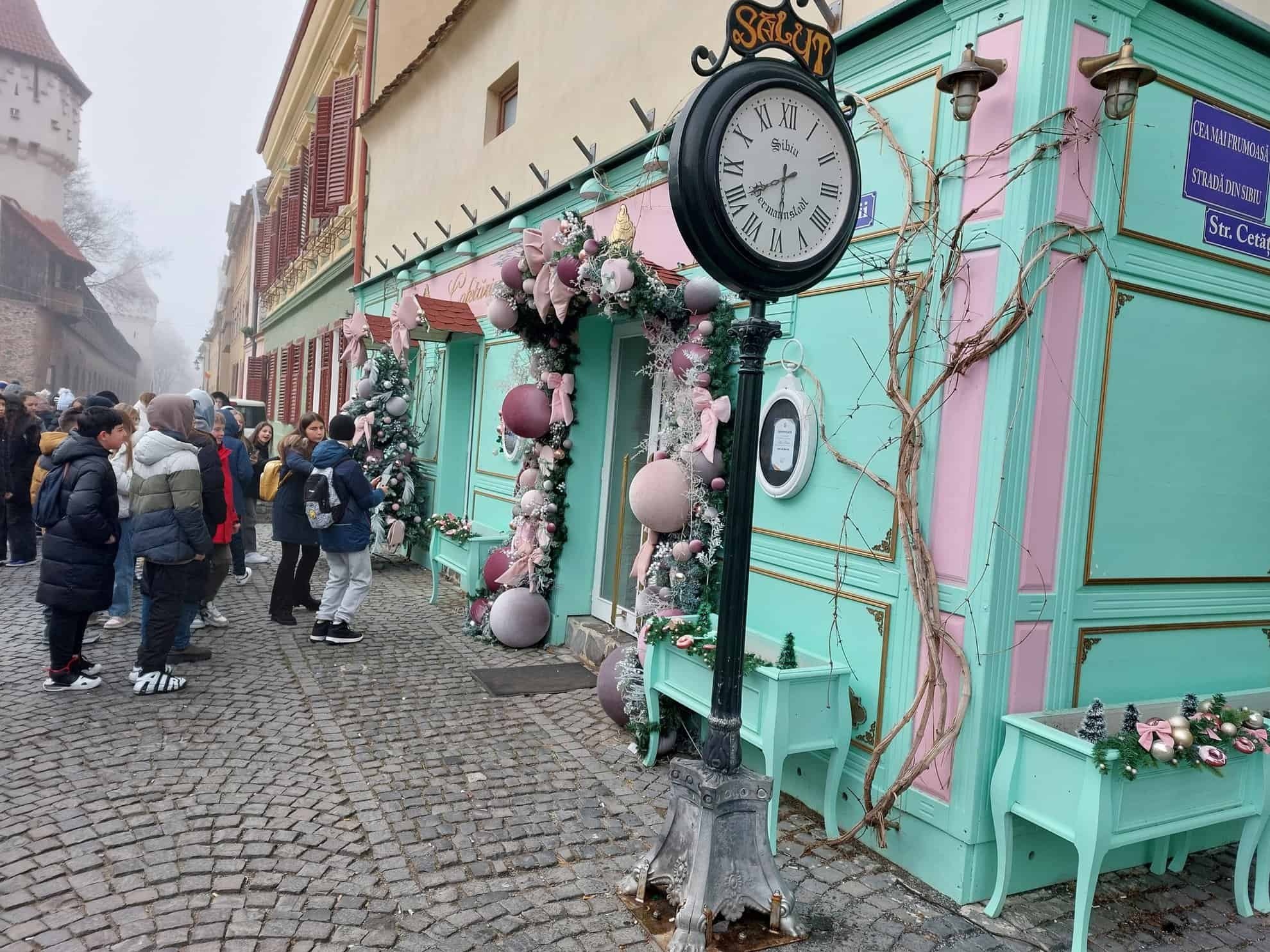 sibienii, felicitați pentru decorarea orașului de crăciun - primăria invită oamenii să contribuie cu idei pentru 2025
