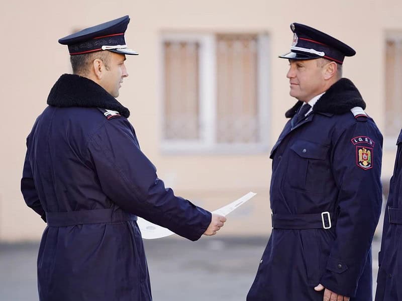 șase ofițeri și 5 subofițeri isu avansați în grad la sibiu (foto)