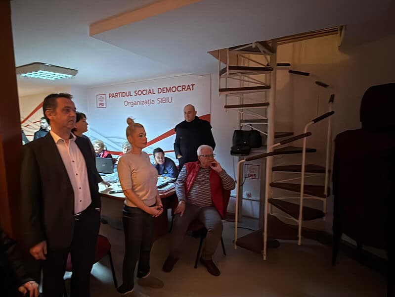 reacții la cald de la sediul psd sibiu după anunțarea rezultatelor exit poll. „este sub ce ne așteptam” (video)