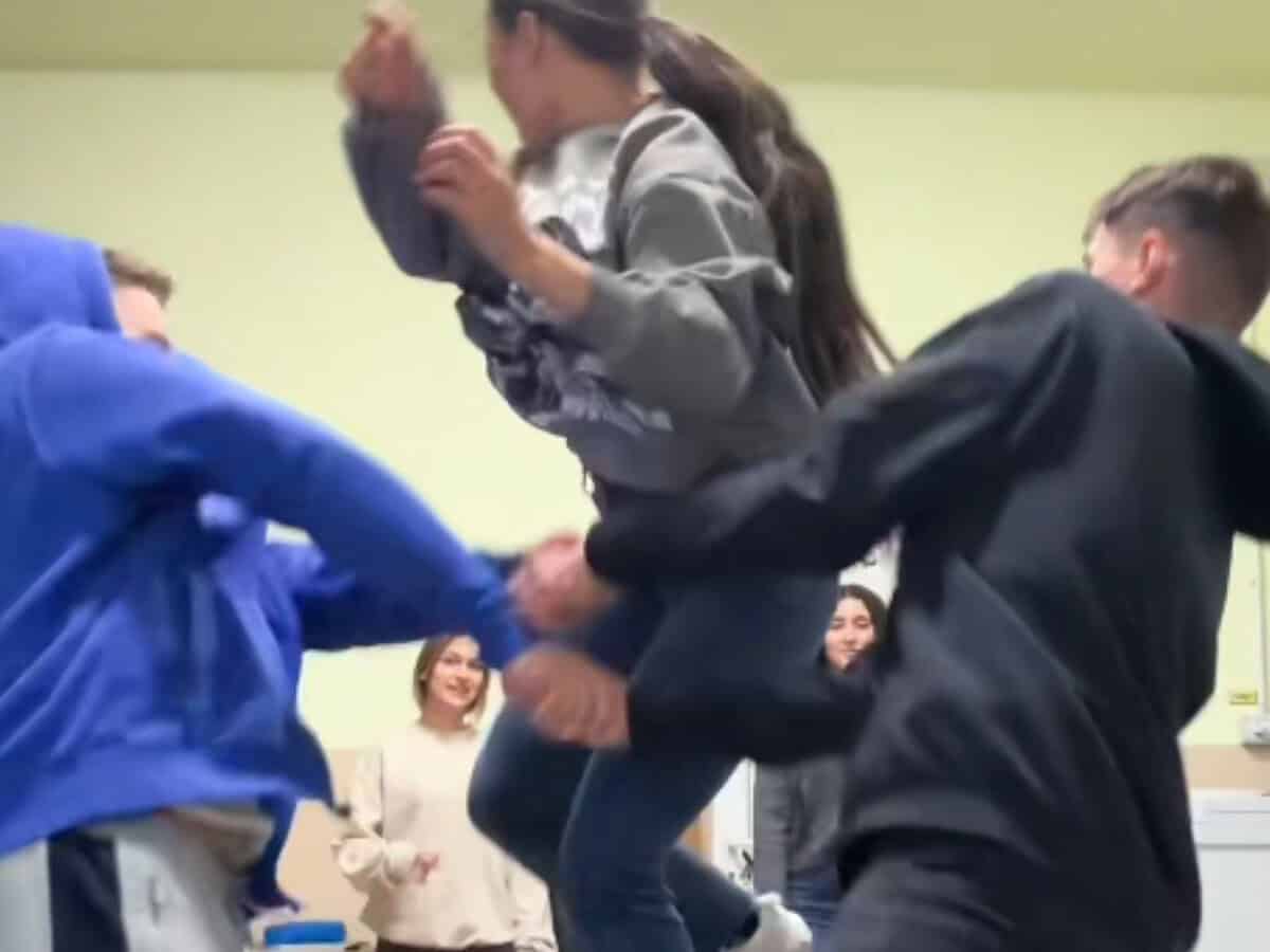 trendul „superman” face victime la sibiu. la brukenthal, primele cazuri: „am văzut colegi răniți” (video)