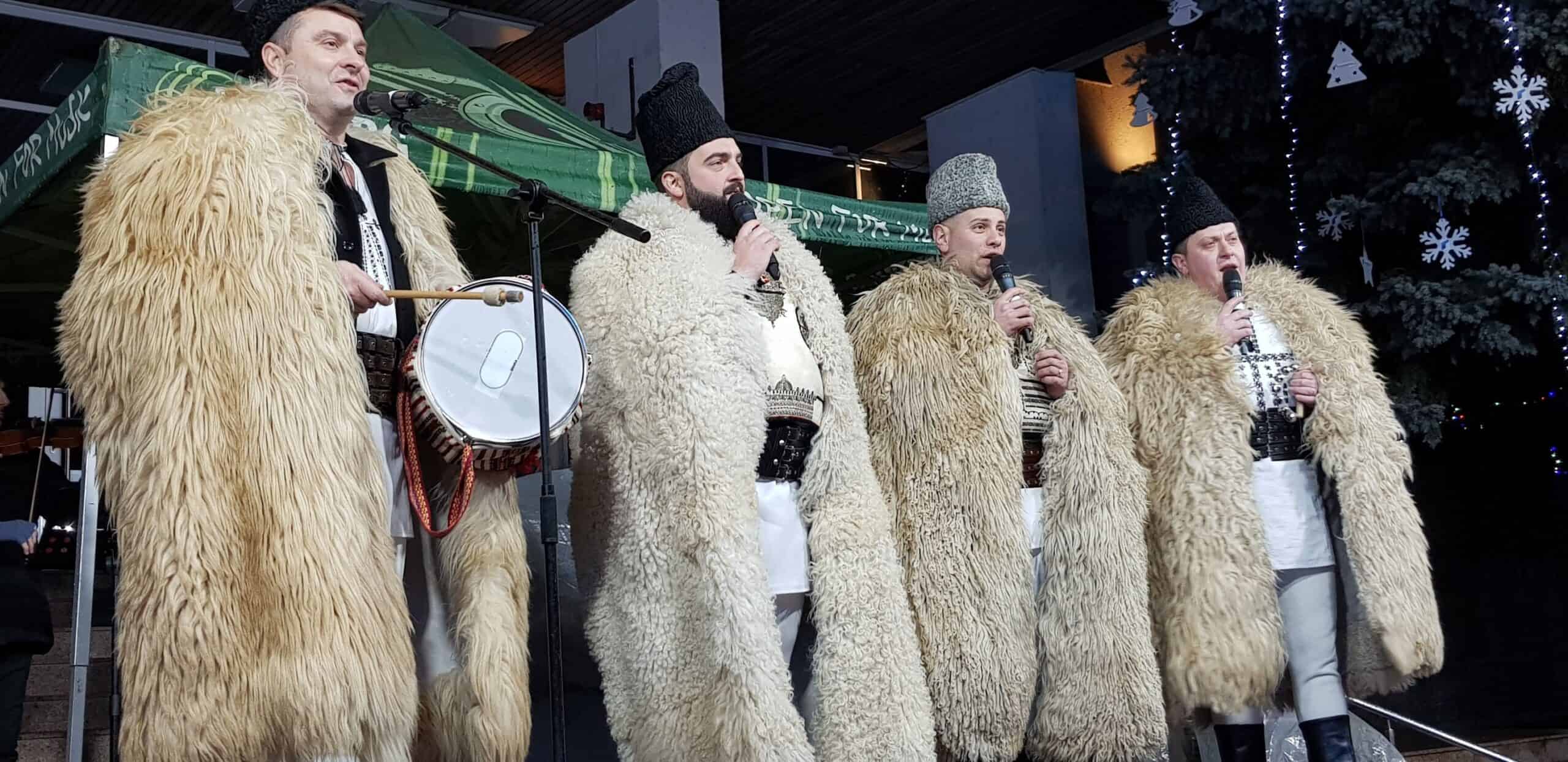 medieșenii s-au distrat la spectacolele din cadrul târgului de sărbători de la mediaș (foto)