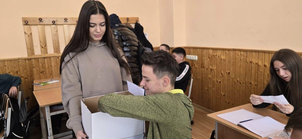 elevii de la liceul „independența” sibiu sărbătoresc ziua scrisului de mână cu citate motivaţionale