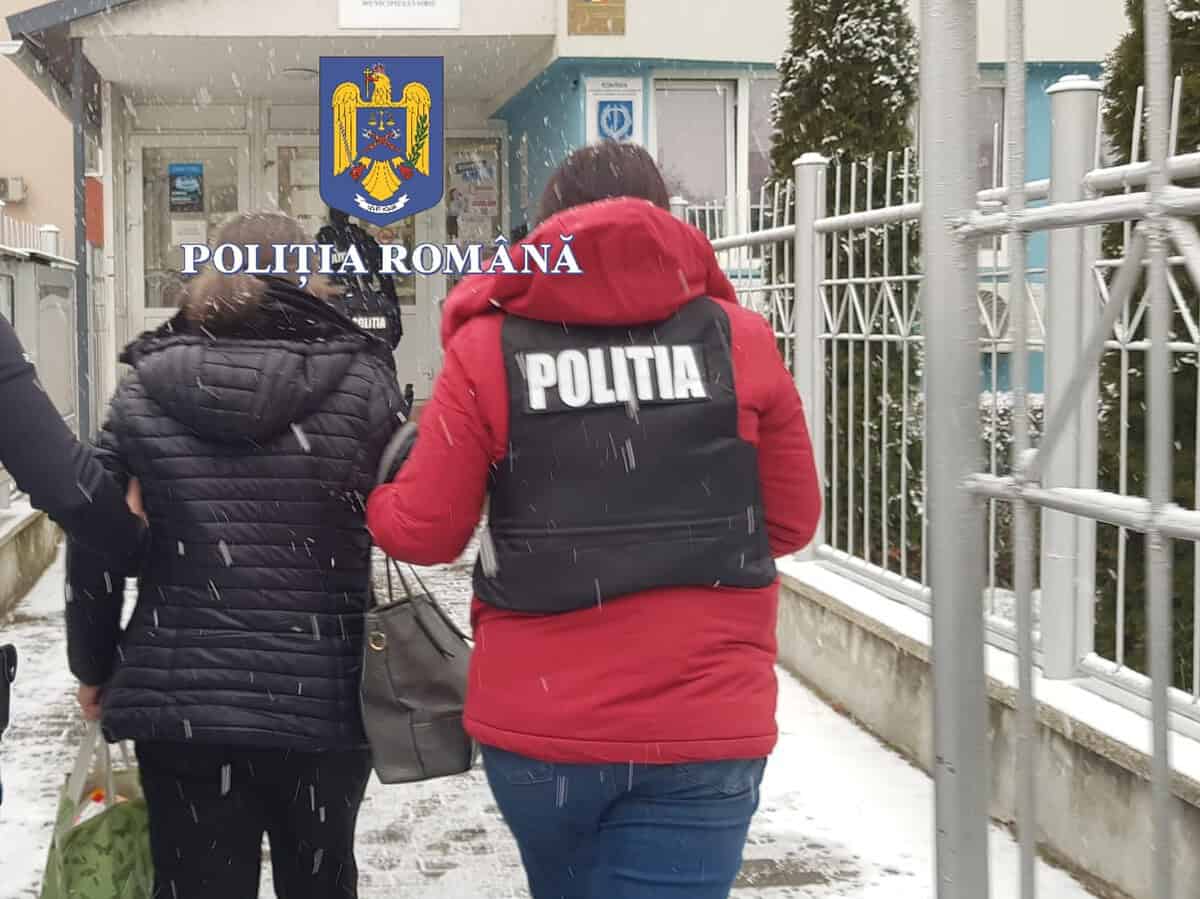 percheziții în sibiu și vâlcea într-un dosar de delapidare. contabilă de la o școală și o grădiniță, reținută
