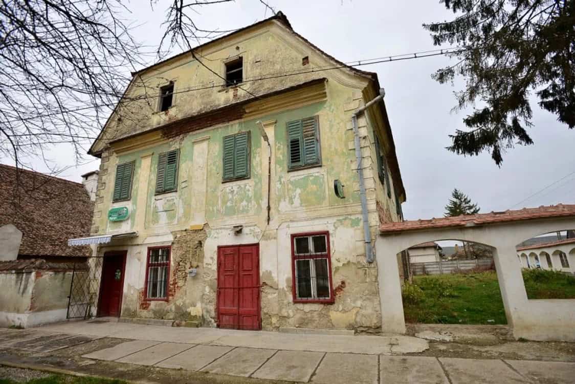 casa natală a baronului brukenthal, scoasă la vânzare. costă peste jumătate de milion de euro