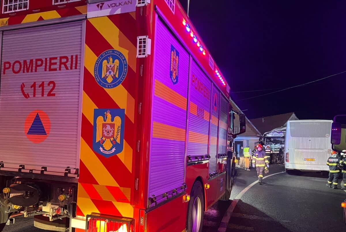 noi detalii despre accidentul mortal de la scoreiu. pasagerii autocarului se întorceau dintr-un periplu prin mai multe țări