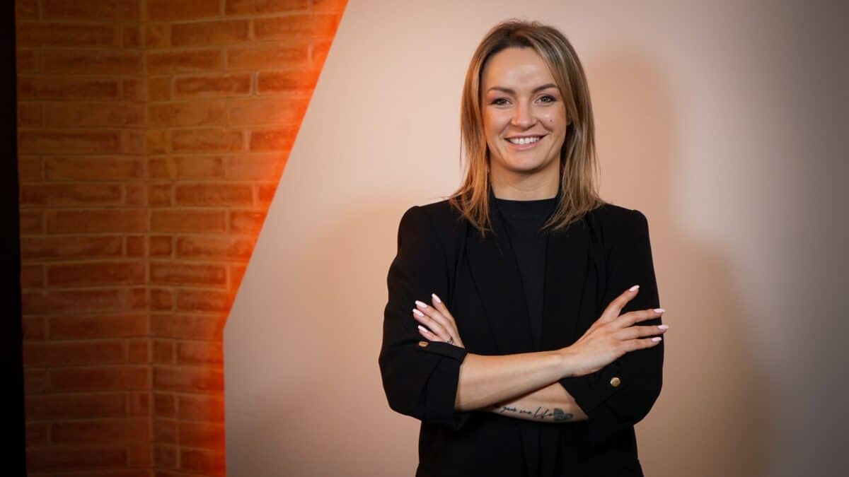 sibianca polițistă care face carieră ca arbitru fifa. roxana timiș: ”visez să ajung la un campionat mondial” (video reportaj)