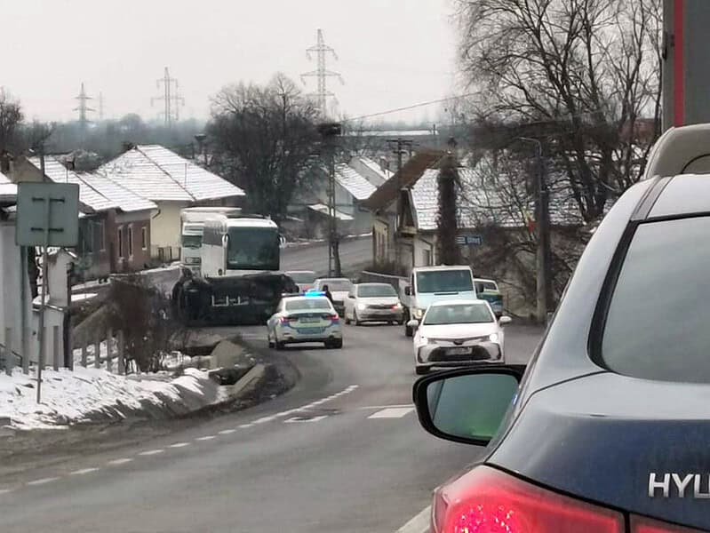 accident pe dn1 între făgăraș și avrig. patru persoane rănite (foto)