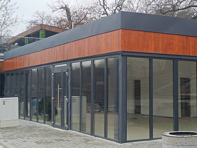 primăria închiriază noul magazin de suveniruri de la zoo sibiu. chiria nu e mică deloc