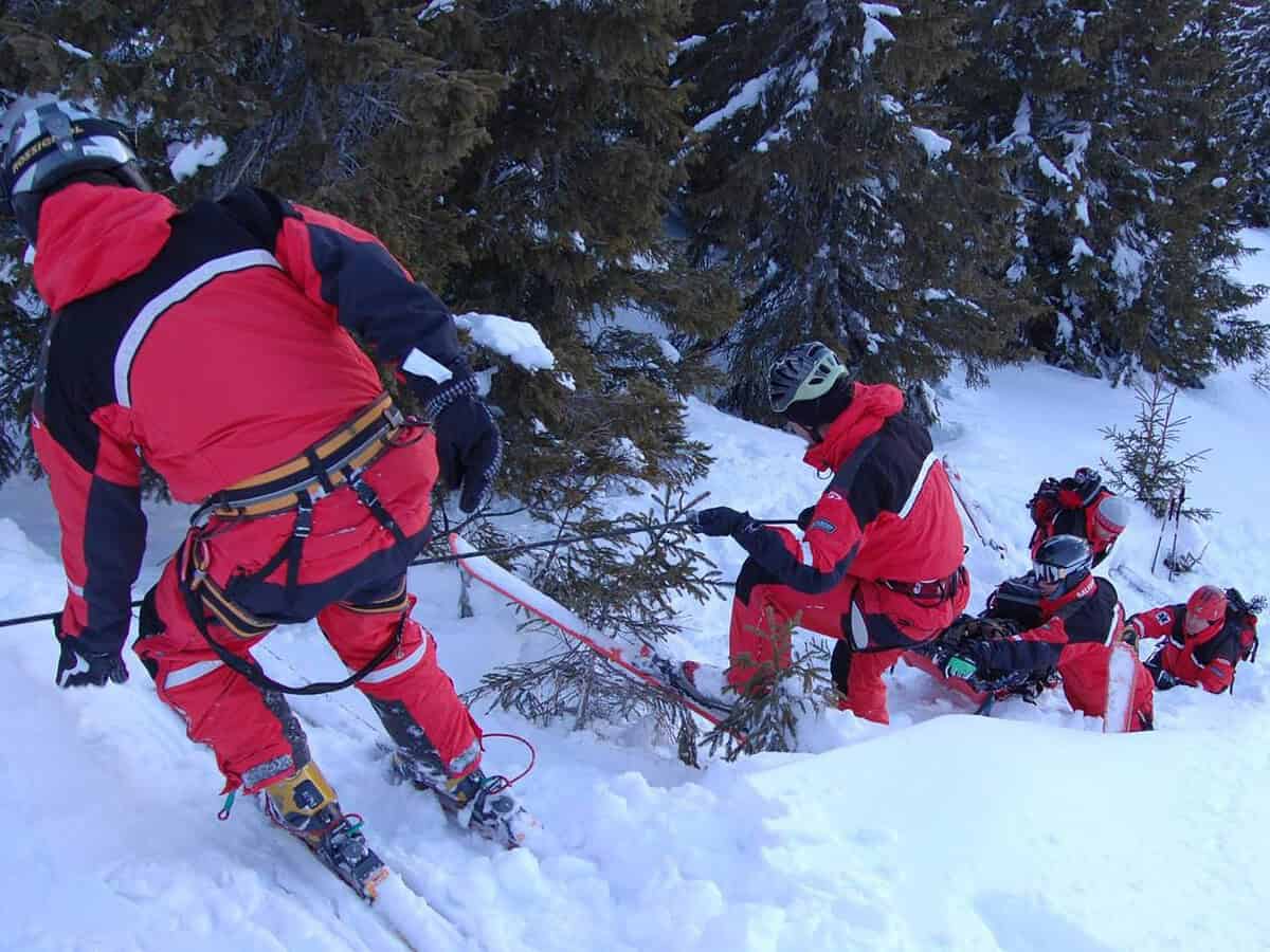 de pe munte, la spital. cinci apeluri de urgență la salvamont sibiu