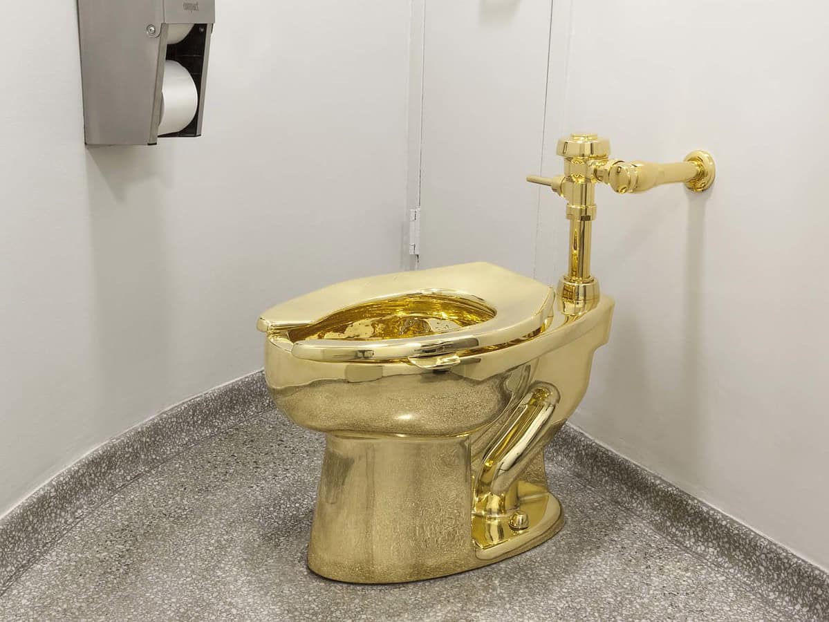 un wc din aur furat în mai puțin de 5 minute dintr-un palat britanic