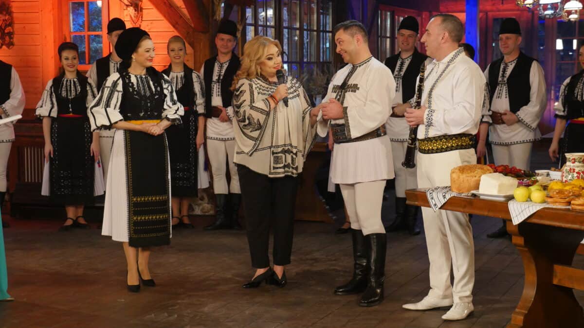 robert târnăveanu, alina bîcă și adrian neamțu aniversaţi la „popasuri muzicale cu junii sibiului”